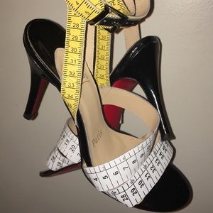 READ DESCRIPTION Louboutin Tape Measurement heels